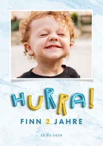 Einladung Kindergeburtstag mit HURRA Luftballonschrift Junge