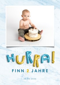 Einladung Kindergeburtstag mit HURRA Luftballonschrift Junge