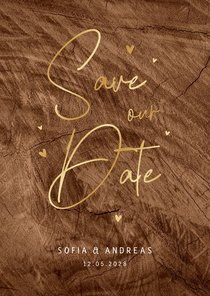 Karte 'Save our Date' Goldschrift auf Holz