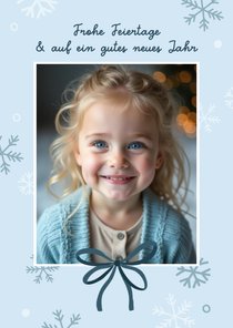 Weihnachtskarte Foto Schleife Blau Schneeflocken