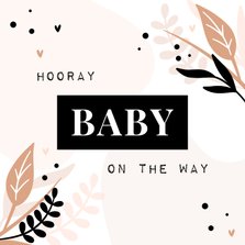 Schwangerschafts-Glückwunschkarte 'Hooray, baby on the way'