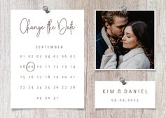 Change-the-Date-Karte zur Hochzeit Foto auf Holz