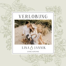 Klassische Verlobungseinladung Foto & Blumendekor