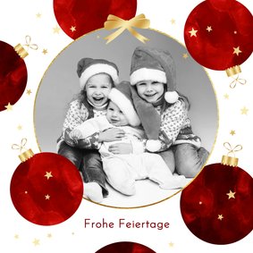 Weihnachtsgrußkarte Foto & rote Weihnachtskugeln 