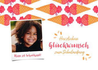 Glückwunschkarte Schulanfang Foto & rote Schultüten