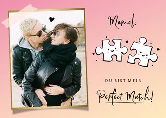 Liebeskarte mit Puzzleteilen und Foto