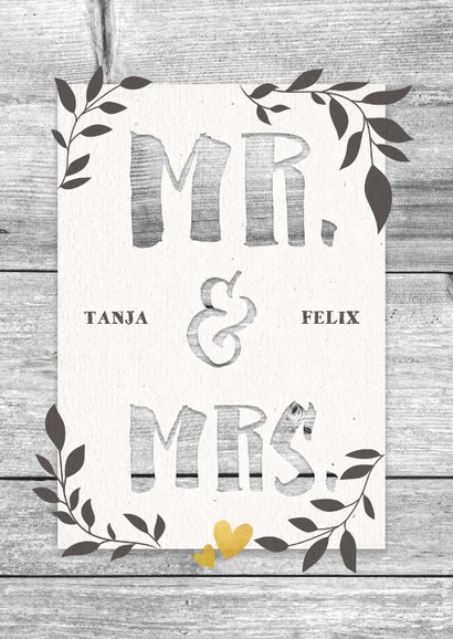 Glückwunschkarte zur Hochzeit 'Mr. & Mrs' auf Holz 2