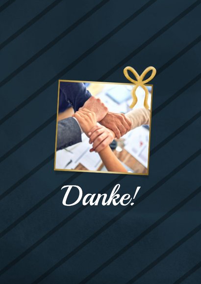 Gutscheinkarte Geschenk dunkelblau mit Schleife 2