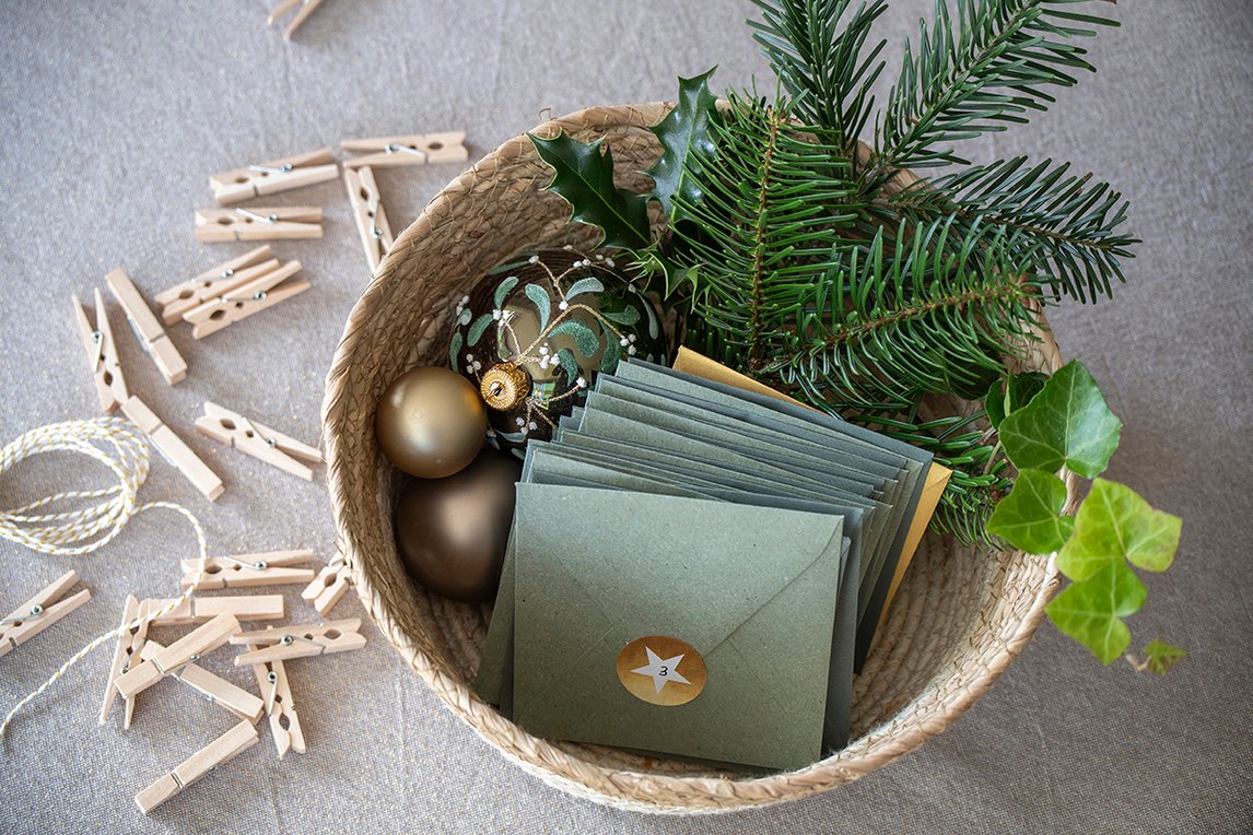 Postkarten Adventskalender verpacken