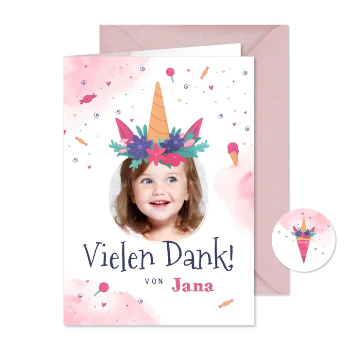 Danksagung Einschulung Foto mit Einhorn-Deko