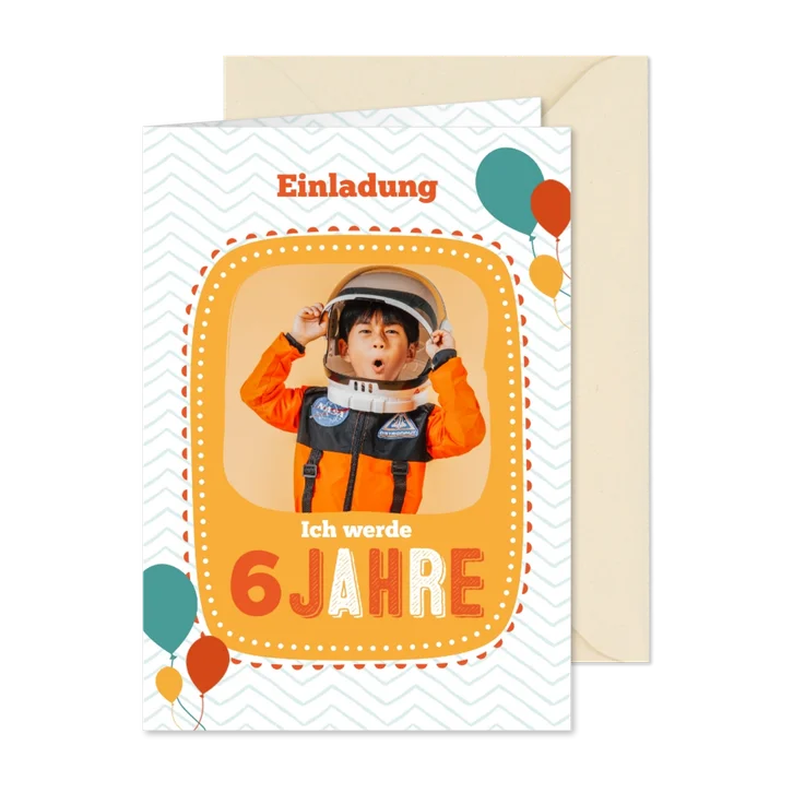 Einladung zum 6. Kindergeburtstag mit Party-Illustrationen
