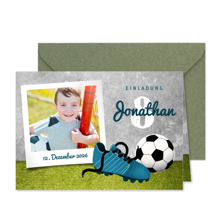 Einladung zum 8. Kindergeburtstag Fußball & Polaroidfoto