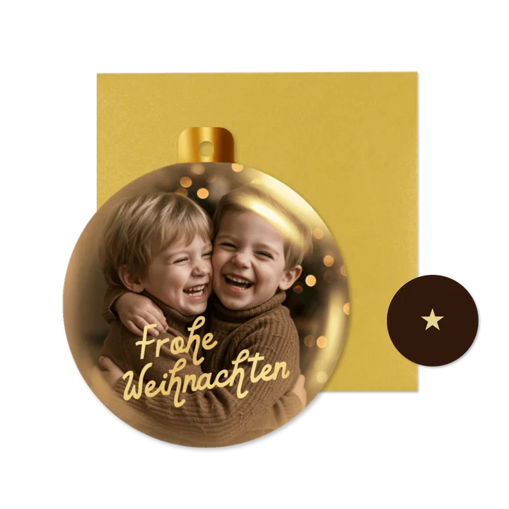 Weihnachtskarte goldene Weihnachtskugel mit Foto