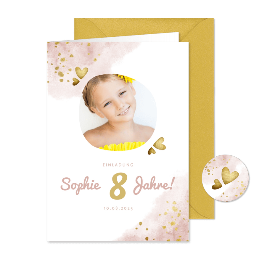 Einladung 8. Kindergeburtstag rundes Foto und goldene Herzen - Karteneindruck