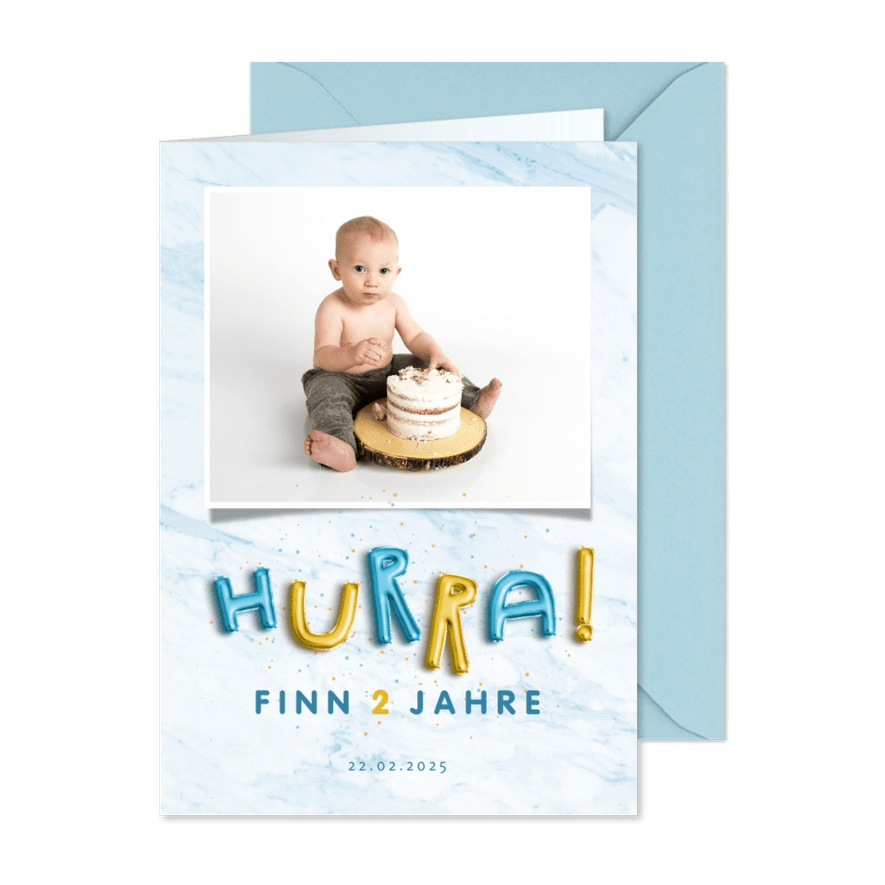 Einladung Kindergeburtstag mit HURRA Luftballonschrift Junge - Karteneindruck