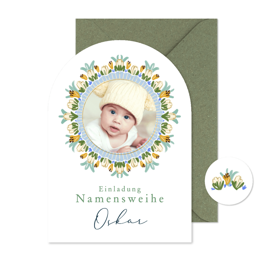 Einladung zur Namensweihe Foto mit blauem Blumenkranz Bogen - Karteneindruck