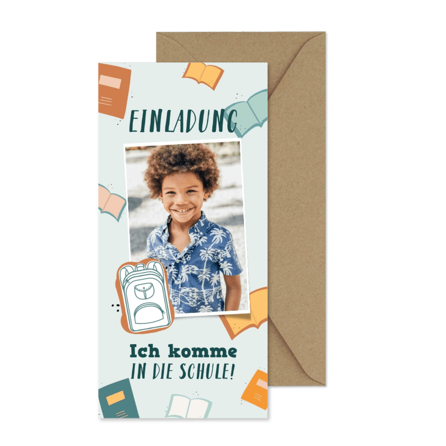 Einladungskarte Einschulung mit Heften und Schulranzen - Karteneindruck