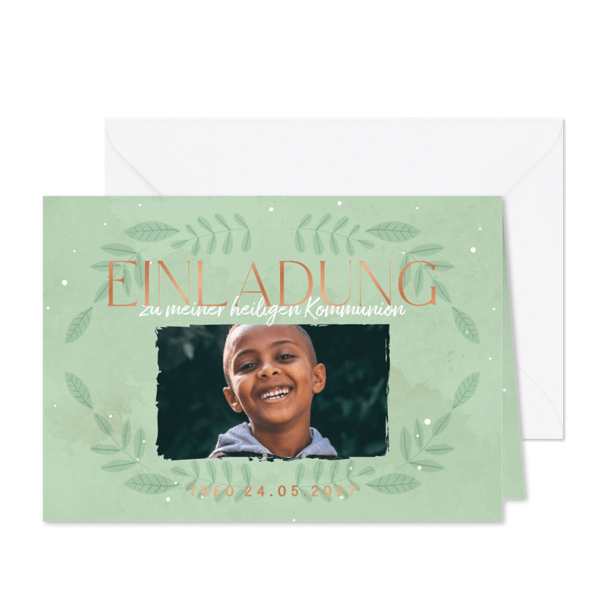 Einladungskarte zur Kommunion mit grünen Ranken und Streifen - Karteneindruck
