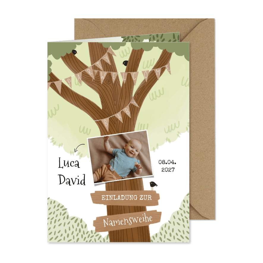 Foto-Einladung Namensweihe Baumstamm mit Schildern - Karteneindruck
