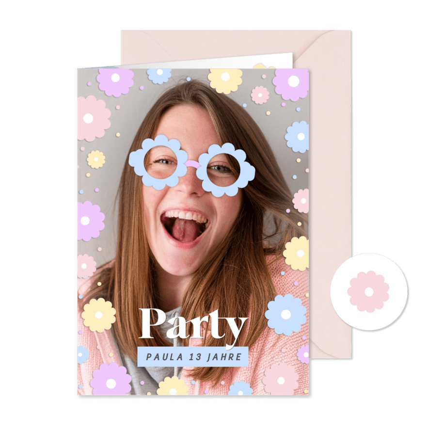 Foto-Einladungskarte pastell Blumen und Brille - Karteneindruck
