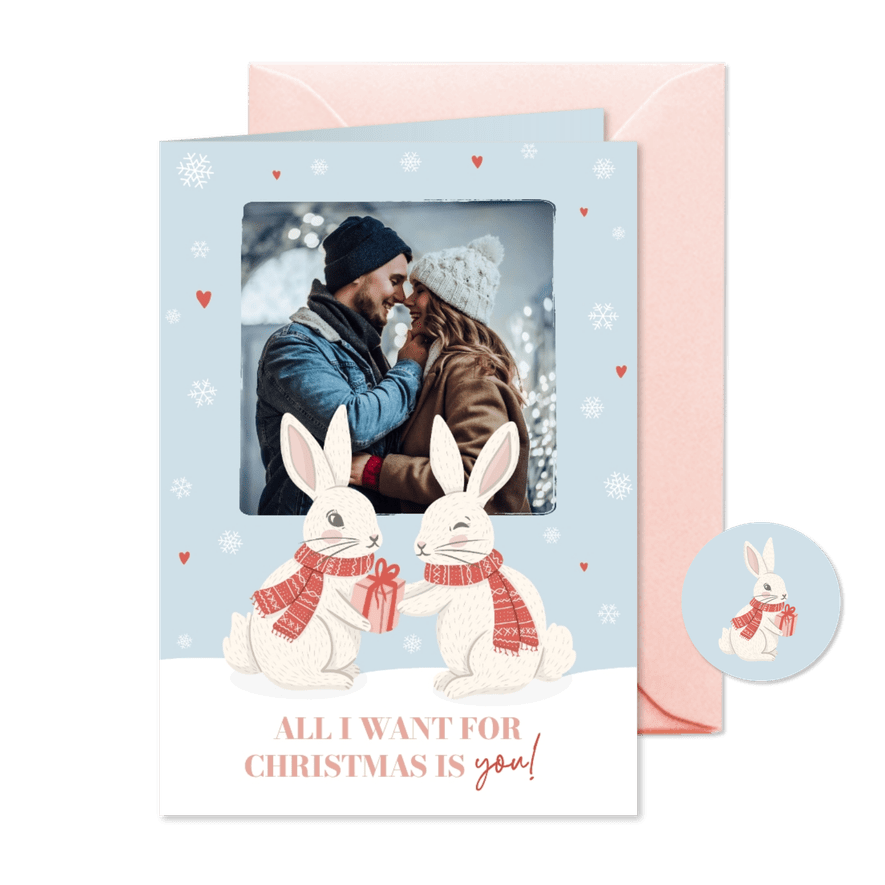 Foto-Weihnachtskarte Kaninchen mit Geschenk im Schnee - Karteneindruck