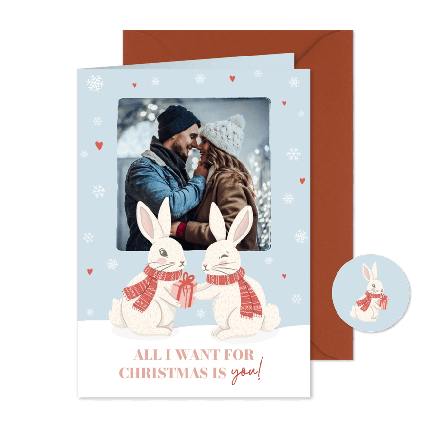 Foto-Weihnachtskarte Kaninchen mit Geschenk im Schnee - Karteneindruck