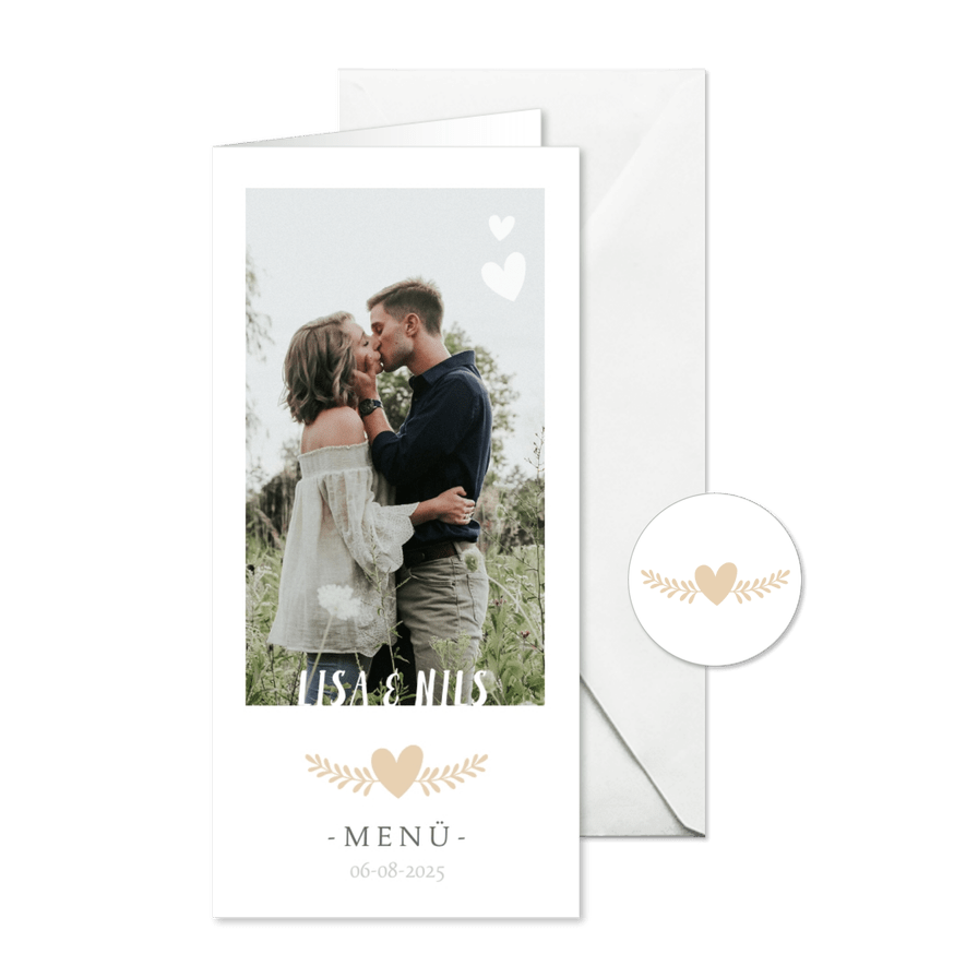 Menükarte zur Hochzeit mit Fotos und Herzen - Karteneindruck
