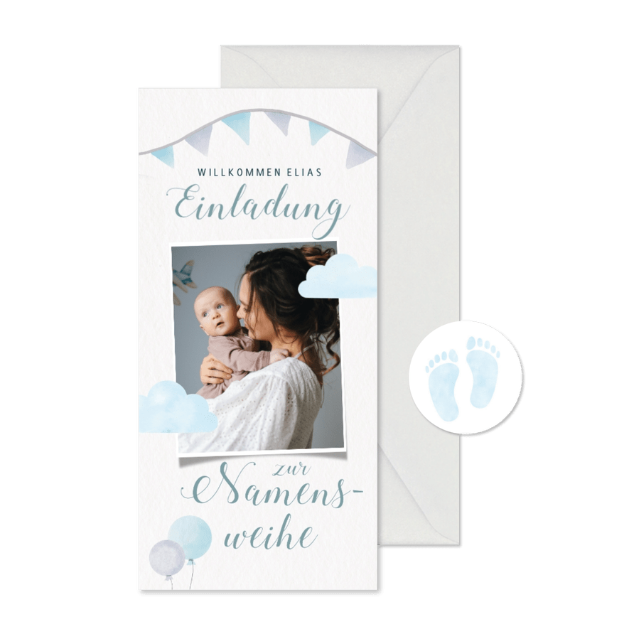 Namensweihe Einladungskarte blau mit Wölkchen & Girlande - Karteneindruck