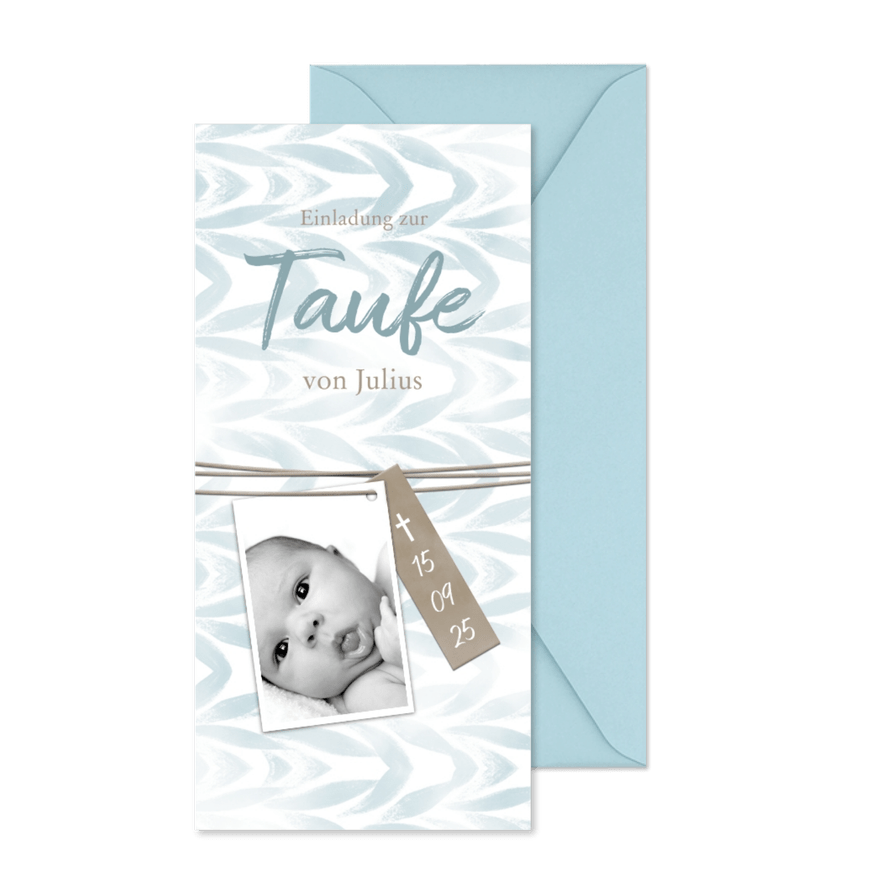 Taufeinladung Foto an Schnur blaues Muster - Karteneindruck
