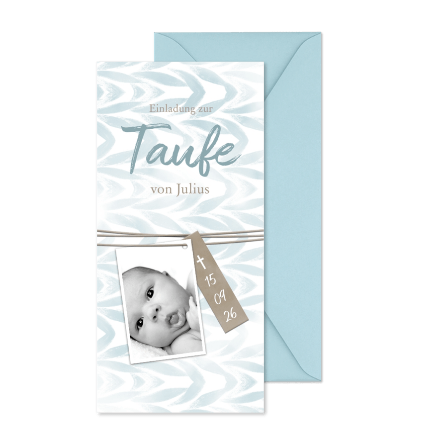 Taufeinladung Foto an Schnur blaues Muster - Karteneindruck
