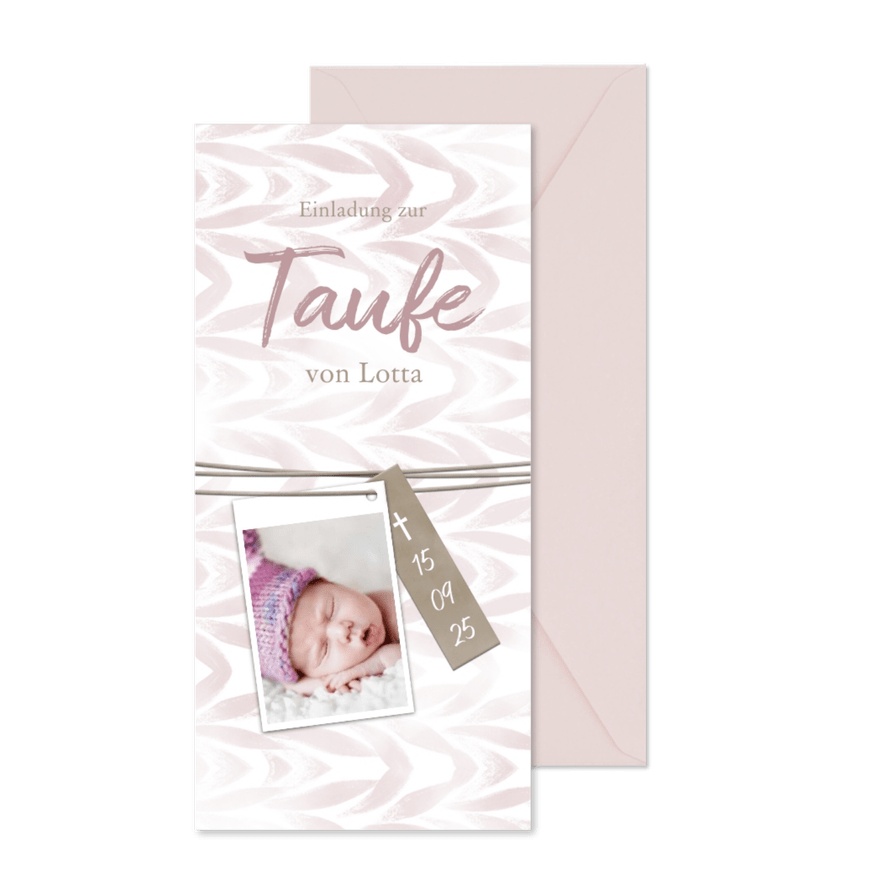 Taufeinladung Foto an Schnur rosa Muster  - Karteneindruck
