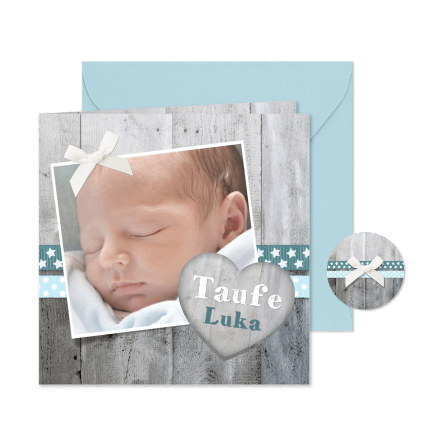 Taufeinladung Foto und Holzherz blaue Bänder - Karteneindruck