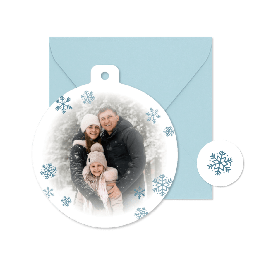 Weihnachtskarte Kugelform Christbaumkdeko Foto Schnee - Karteneindruck
