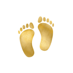 Weißer Aufkleber mit Babyfüßen in Goldoptik