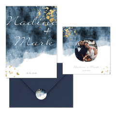 Hochzeitskartenset in blauem Aquarelldesign mit Goldflecken