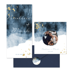 Hochzeitskartenset in blauem Aquarelldesign mit Goldflecken