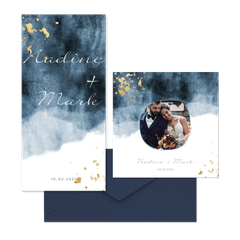 Hochzeitskartenset in blauem Aquarelldesign mit Goldflecken
